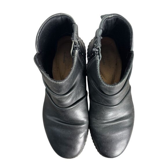 Collection by CLARKS Black Leather Zip-Side Booties Womens SZ 6.5 Slip-on Ankle - Picture 3 of 11